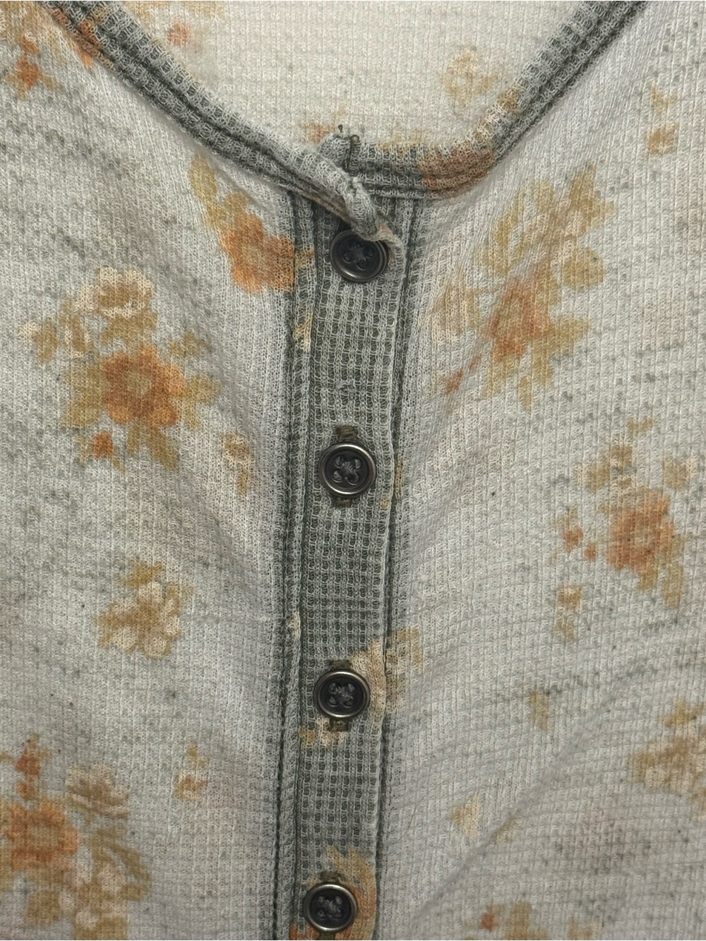 🌟MIX&MATCH: 4 for $25🌟 American Eagle Floral Waffle Knit Button Tee Size M - Picture 6 of 9